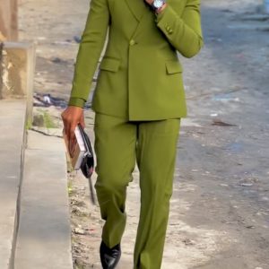 Olive- Green Three-Piece Suit Blaze&Shirt&Tie Ensemble