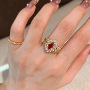 Vintage Court Diamond Red Horse Eye Ring